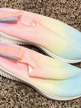 Women's Pastel Rainbow Ombre Knit Slip-On Sneakers 9.5 New